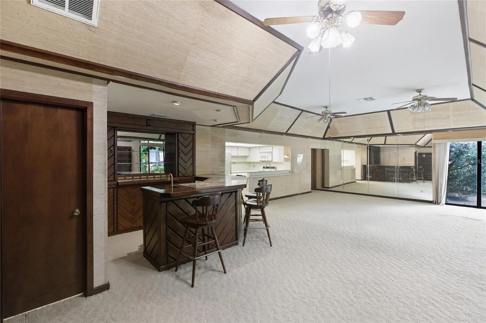 1505 N ARCADIA AVE