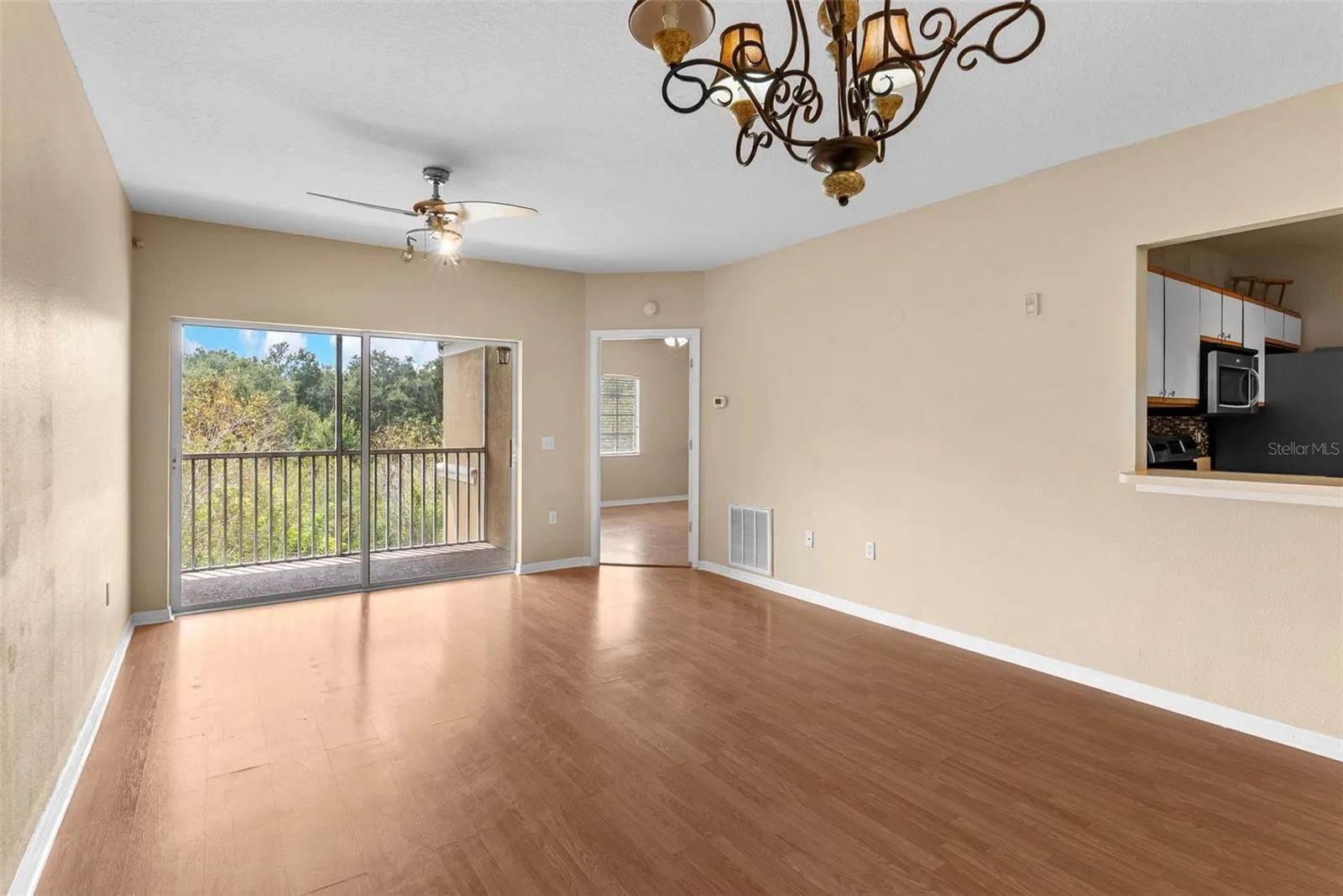 9505 AMBERDALE CT #201, #201