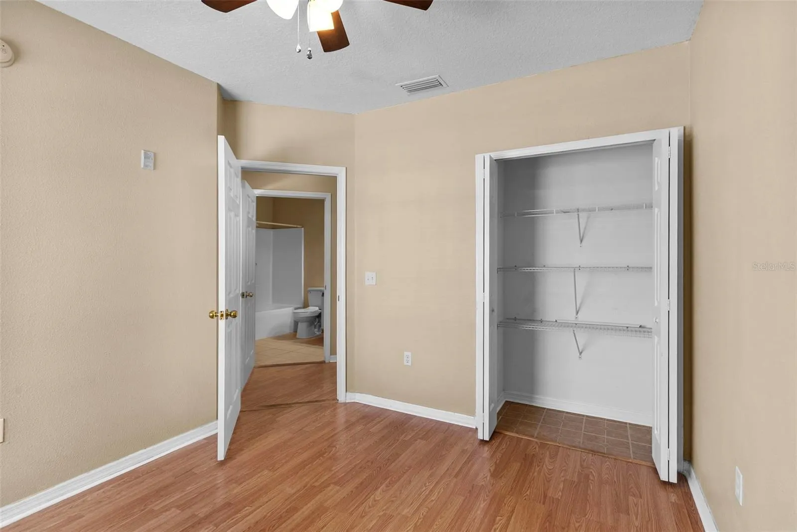9505 AMBERDALE CT #201, #201