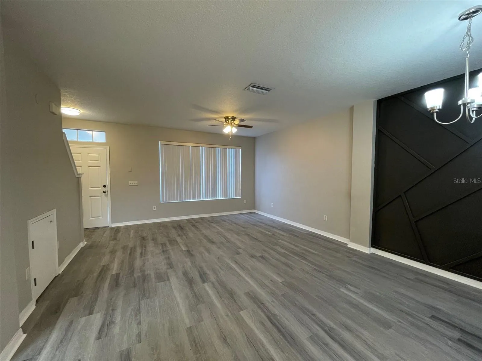 11033 BLACK SWAN CT
