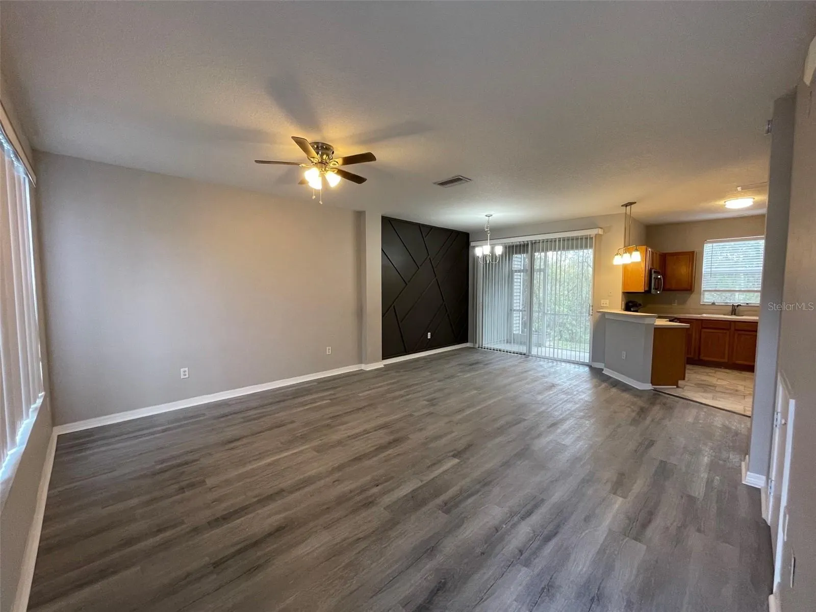 11033 BLACK SWAN CT