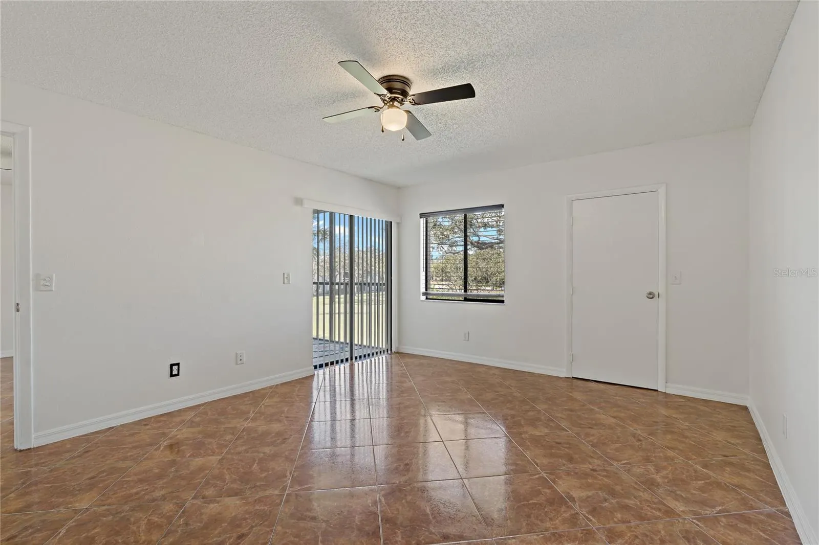 122 E CYPRESS CT #122, #122