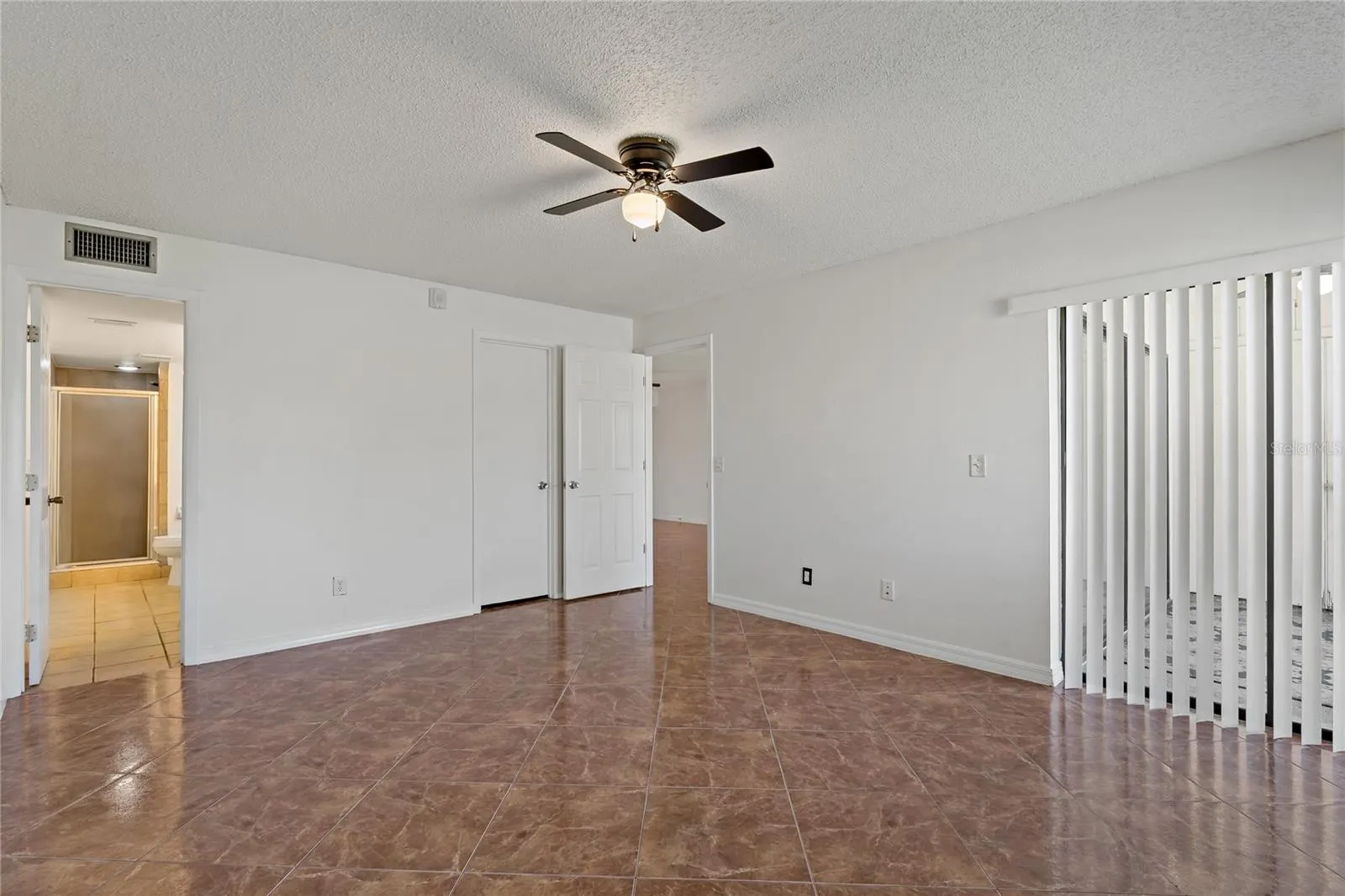 122 E CYPRESS CT #122, #122