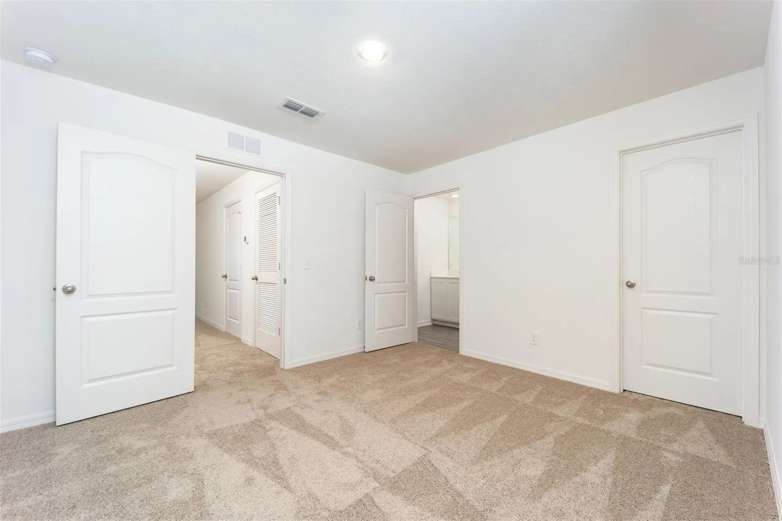 702 POPPY LN