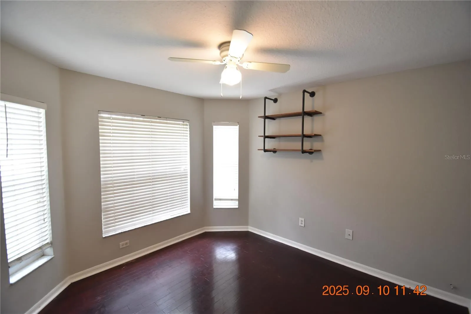 12913 LAKE VISTA DR