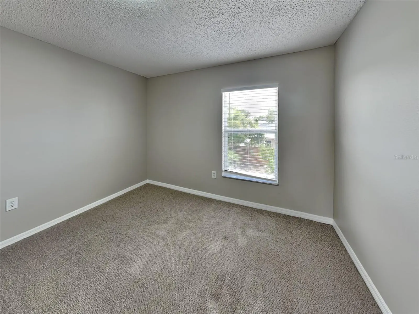 12610 LAKE VISTA DR