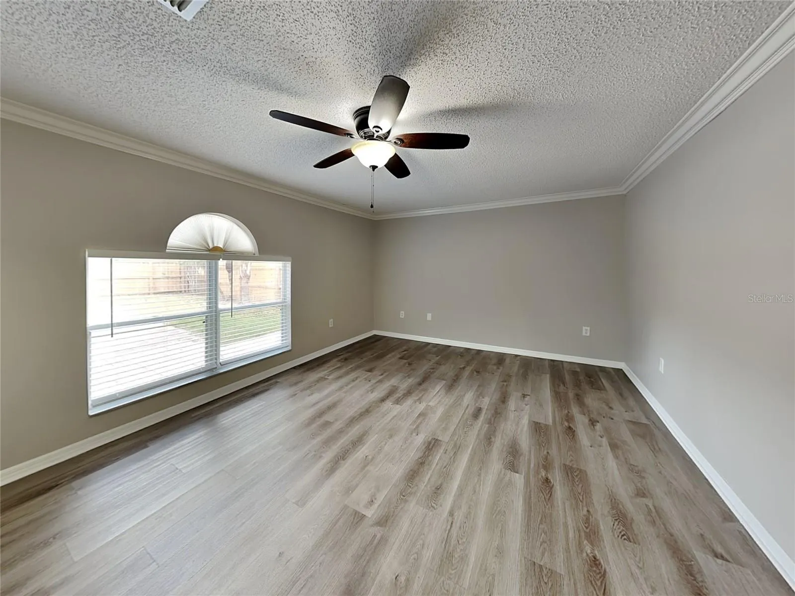 12610 LAKE VISTA DR