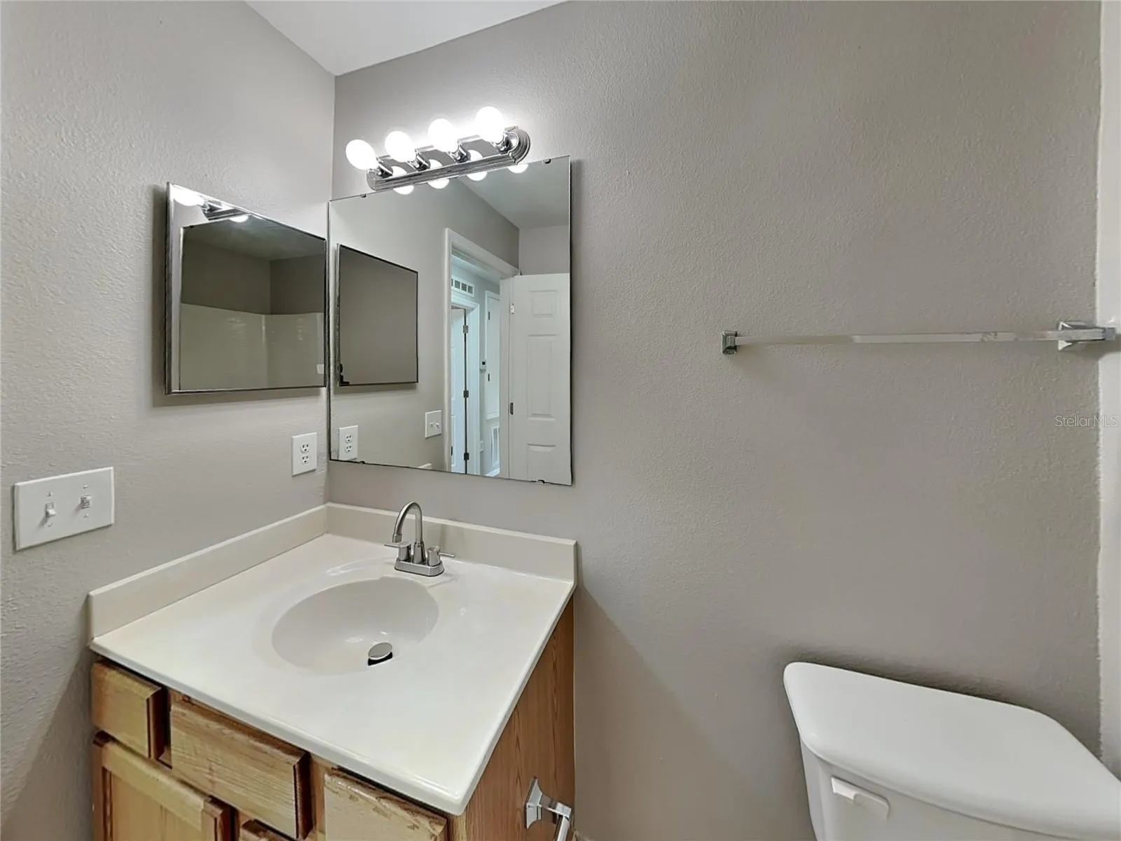 12610 LAKE VISTA DR