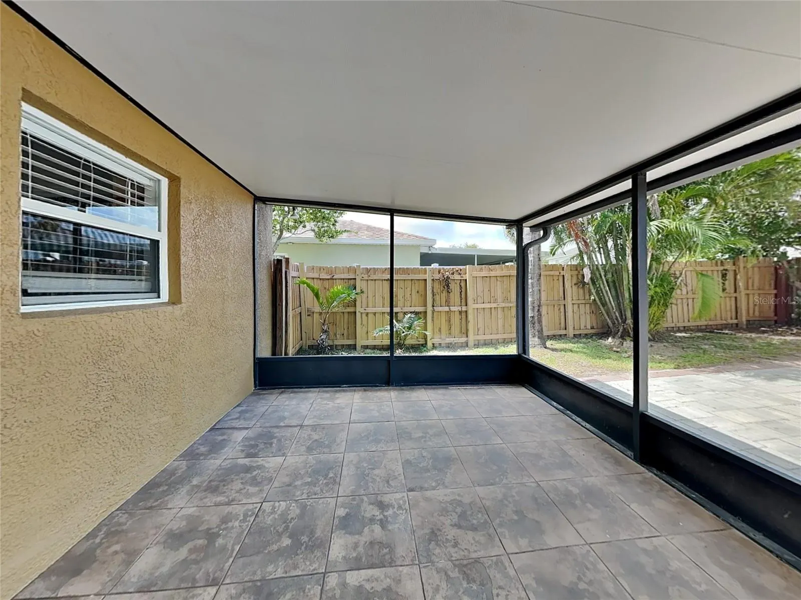 12610 LAKE VISTA DR