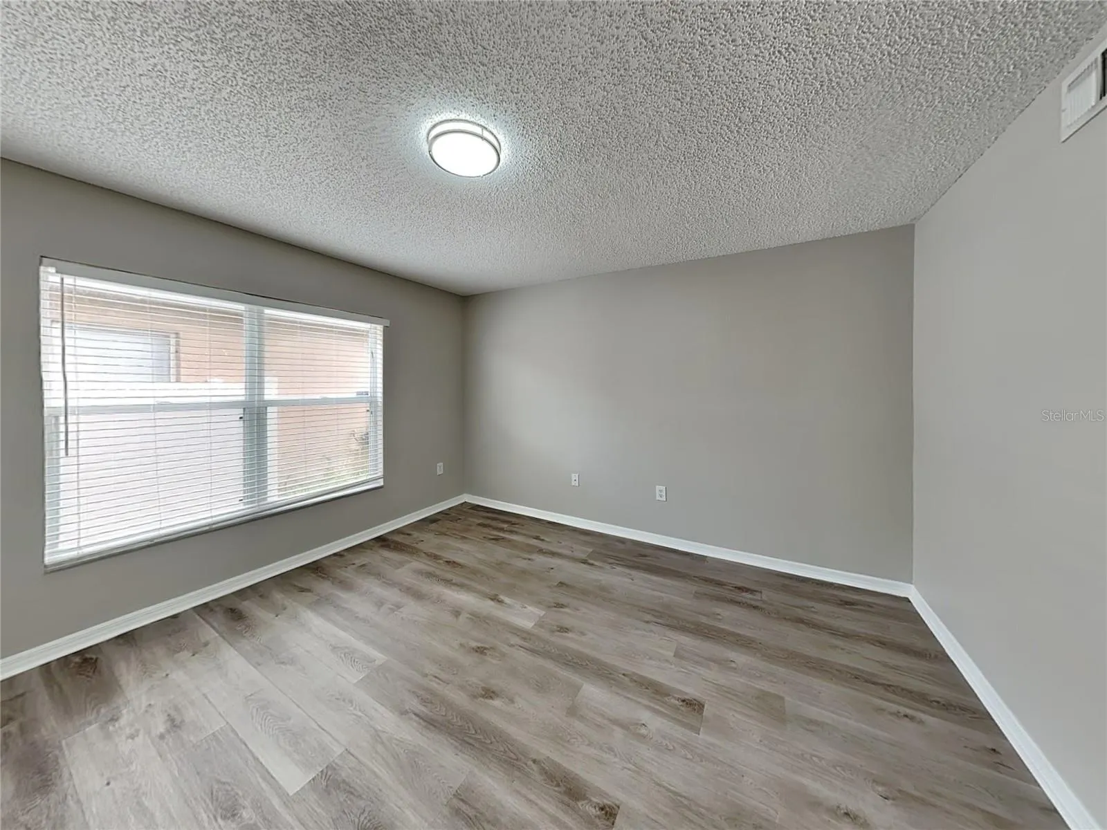 12610 LAKE VISTA DR