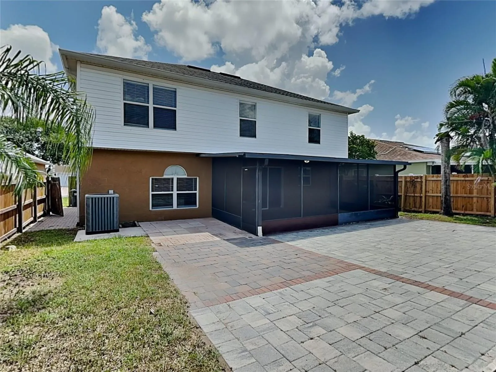 12610 LAKE VISTA DR