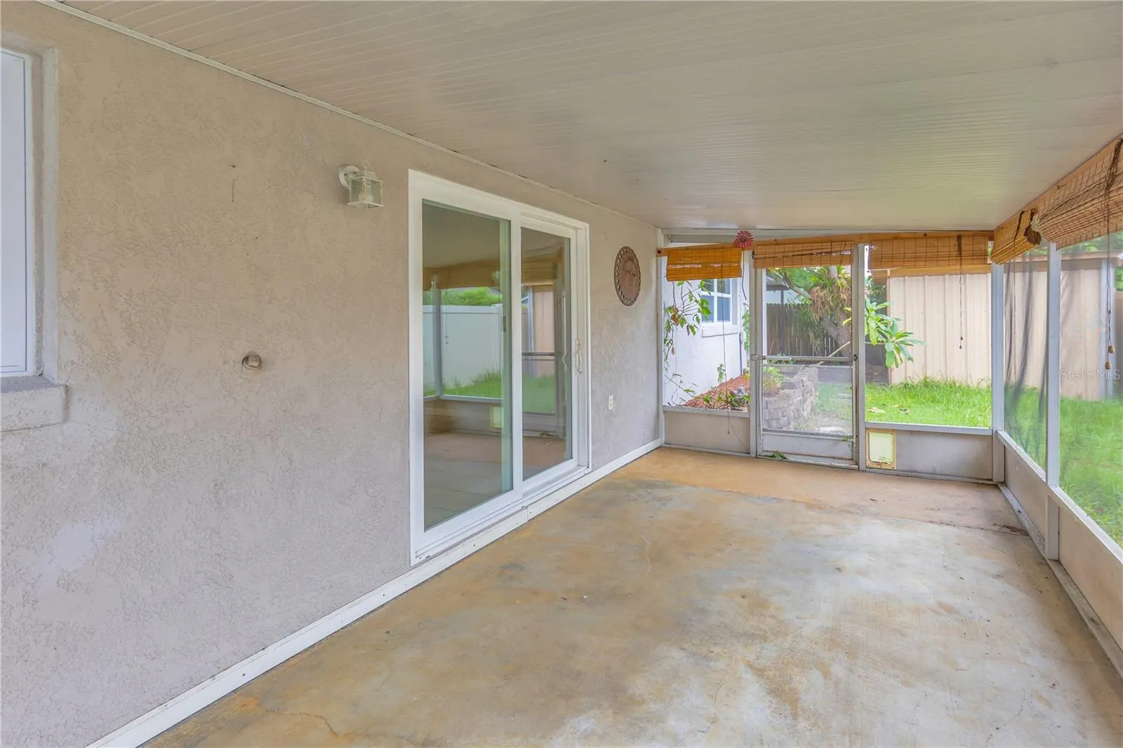 802 CENTERWOOD CT
