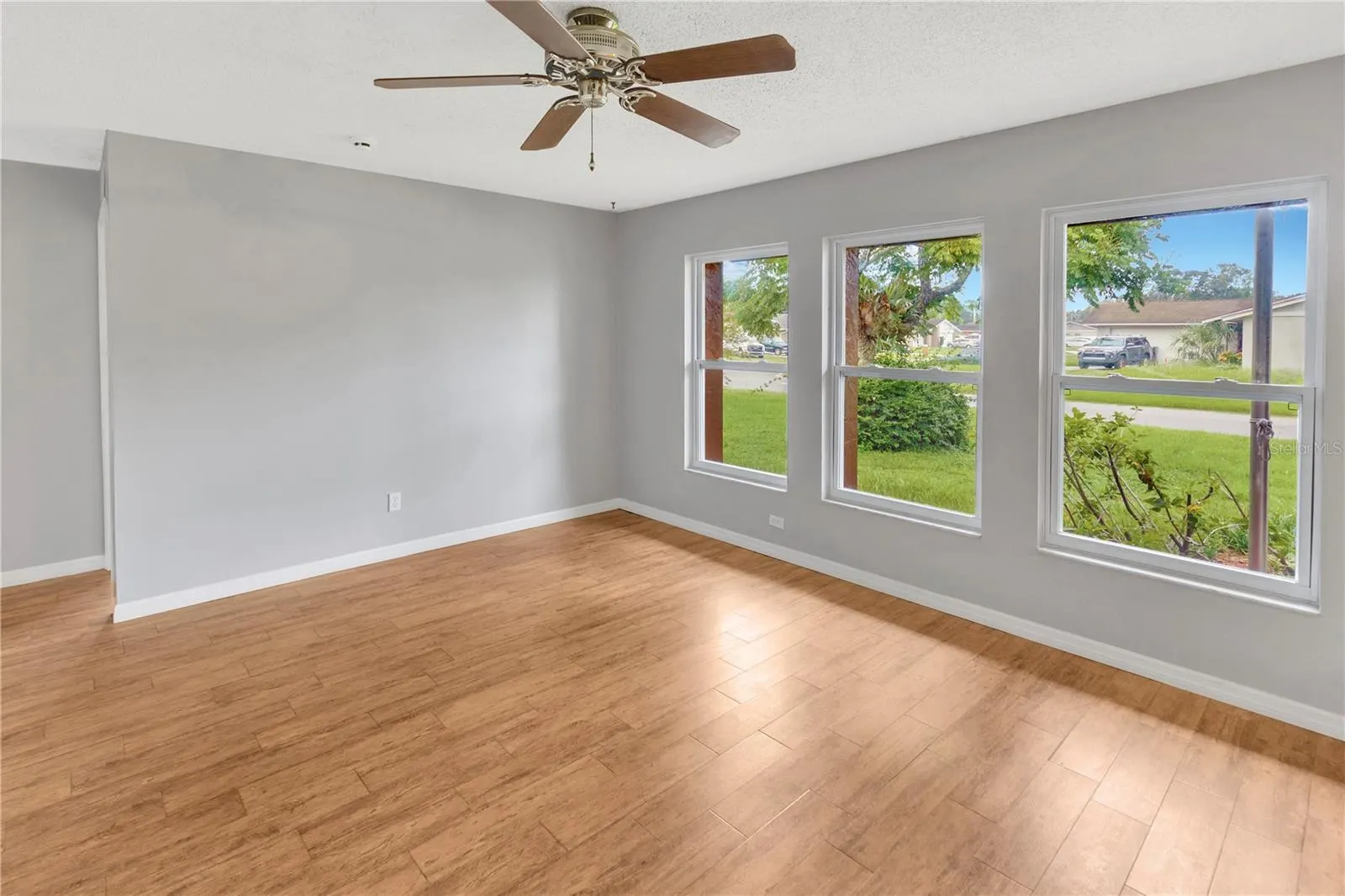 802 CENTERWOOD CT