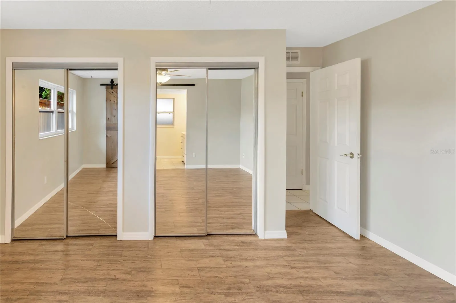 802 CENTERWOOD CT