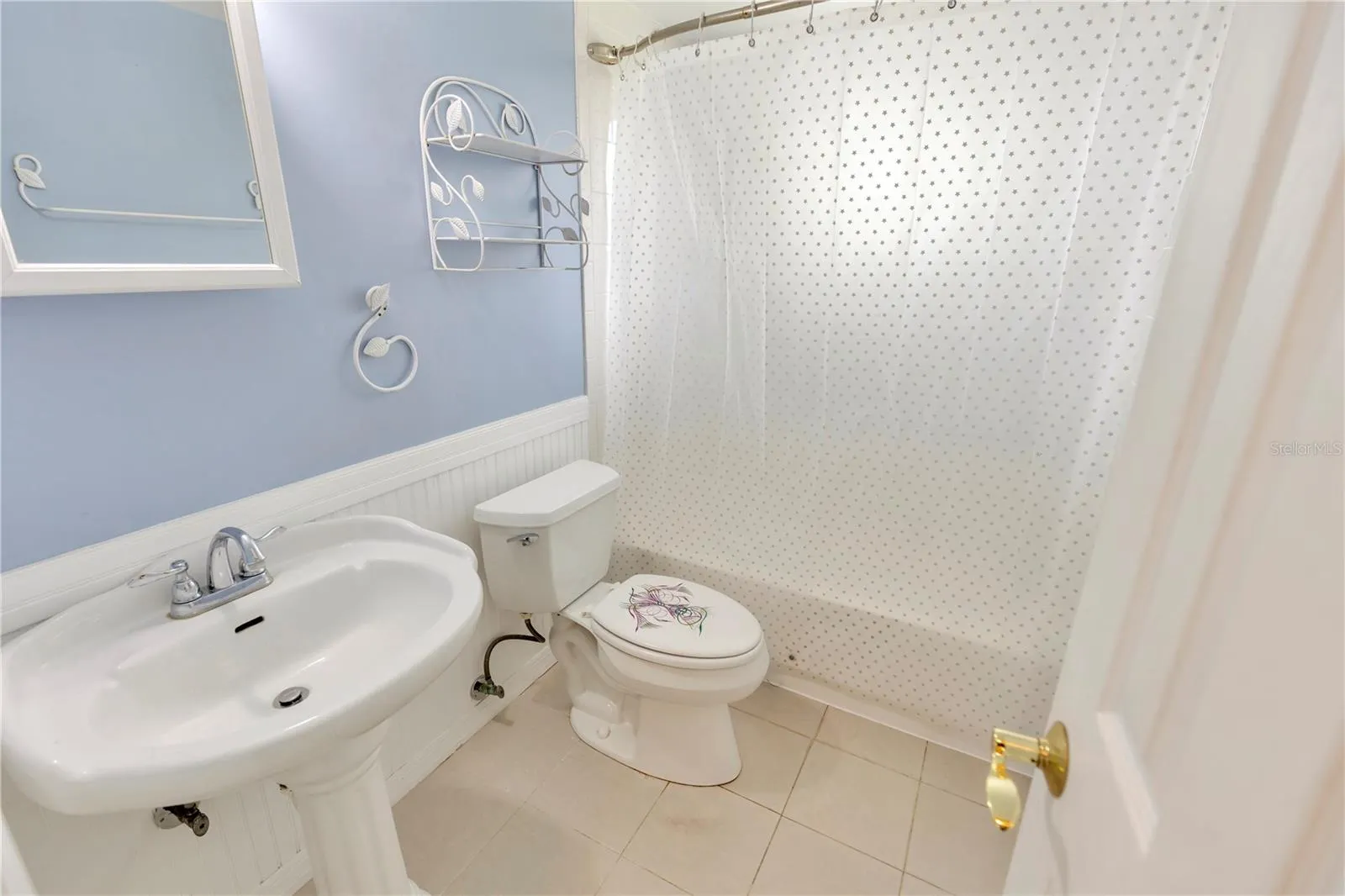 802 CENTERWOOD CT