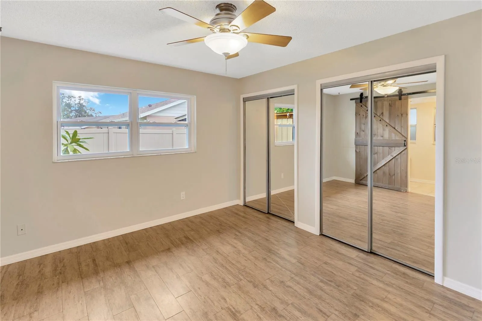 802 CENTERWOOD CT