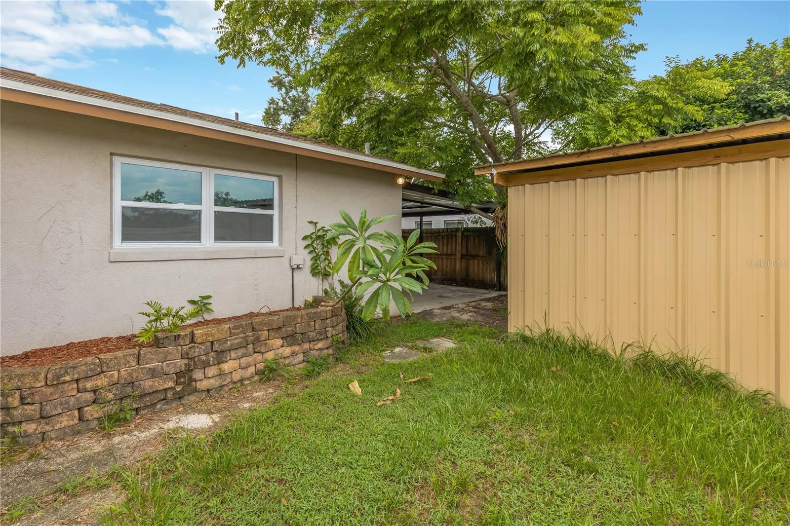802 CENTERWOOD CT