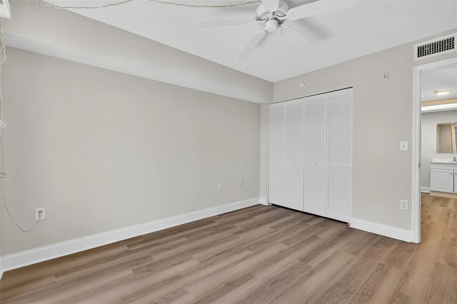 2595 COUNTRYSIDE BLVD #8106, #8106