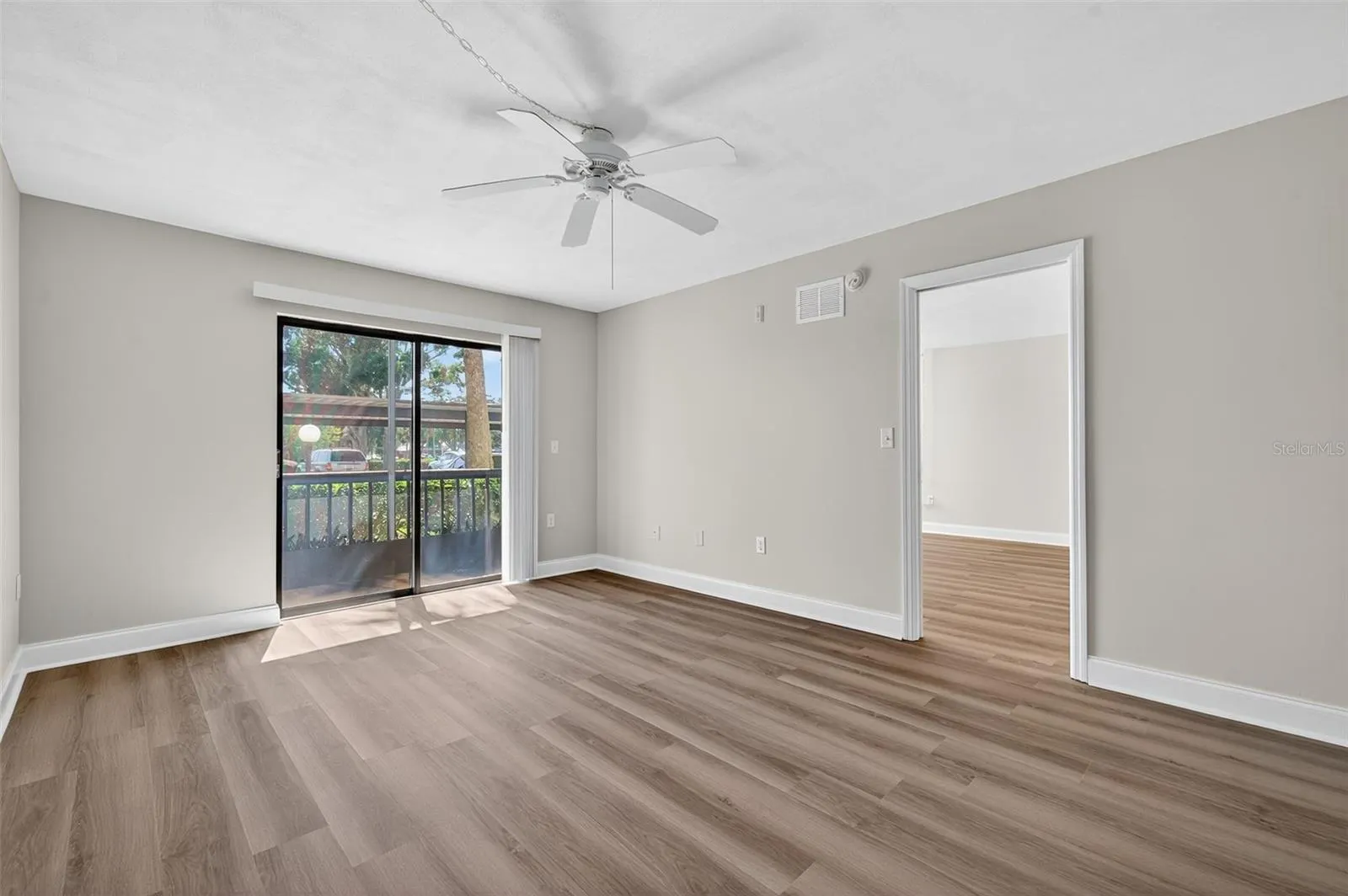 2595 COUNTRYSIDE BLVD #8106, #8106