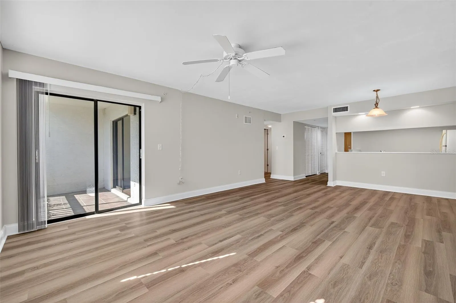 2595 COUNTRYSIDE BLVD #8106, #8106