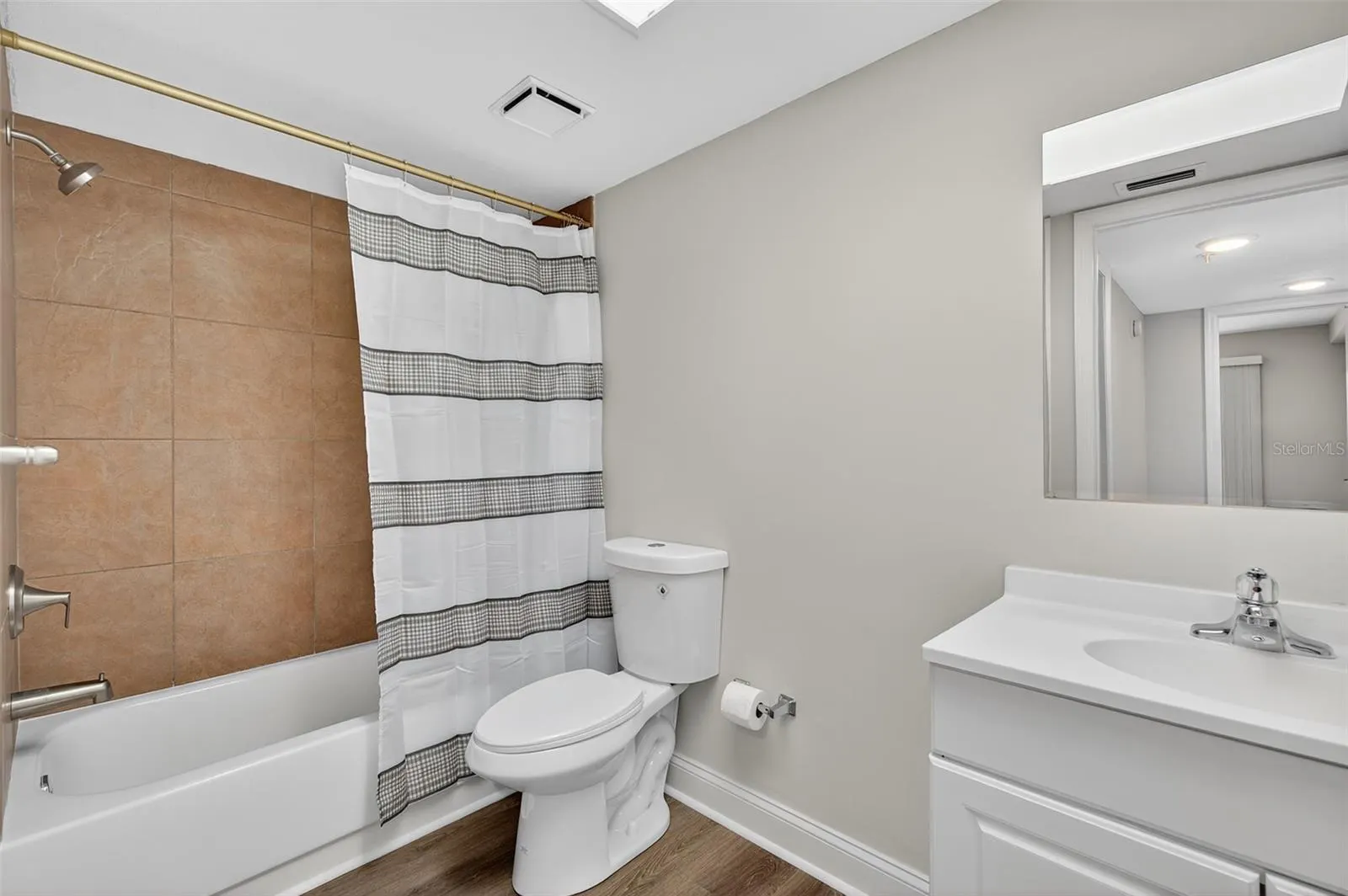 2595 COUNTRYSIDE BLVD #8106, #8106