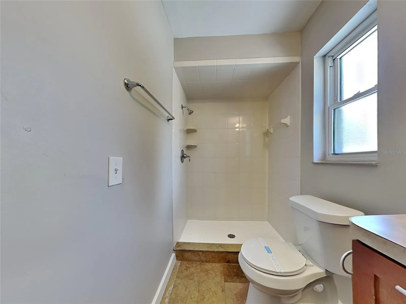 105 RAVENWAY DR
