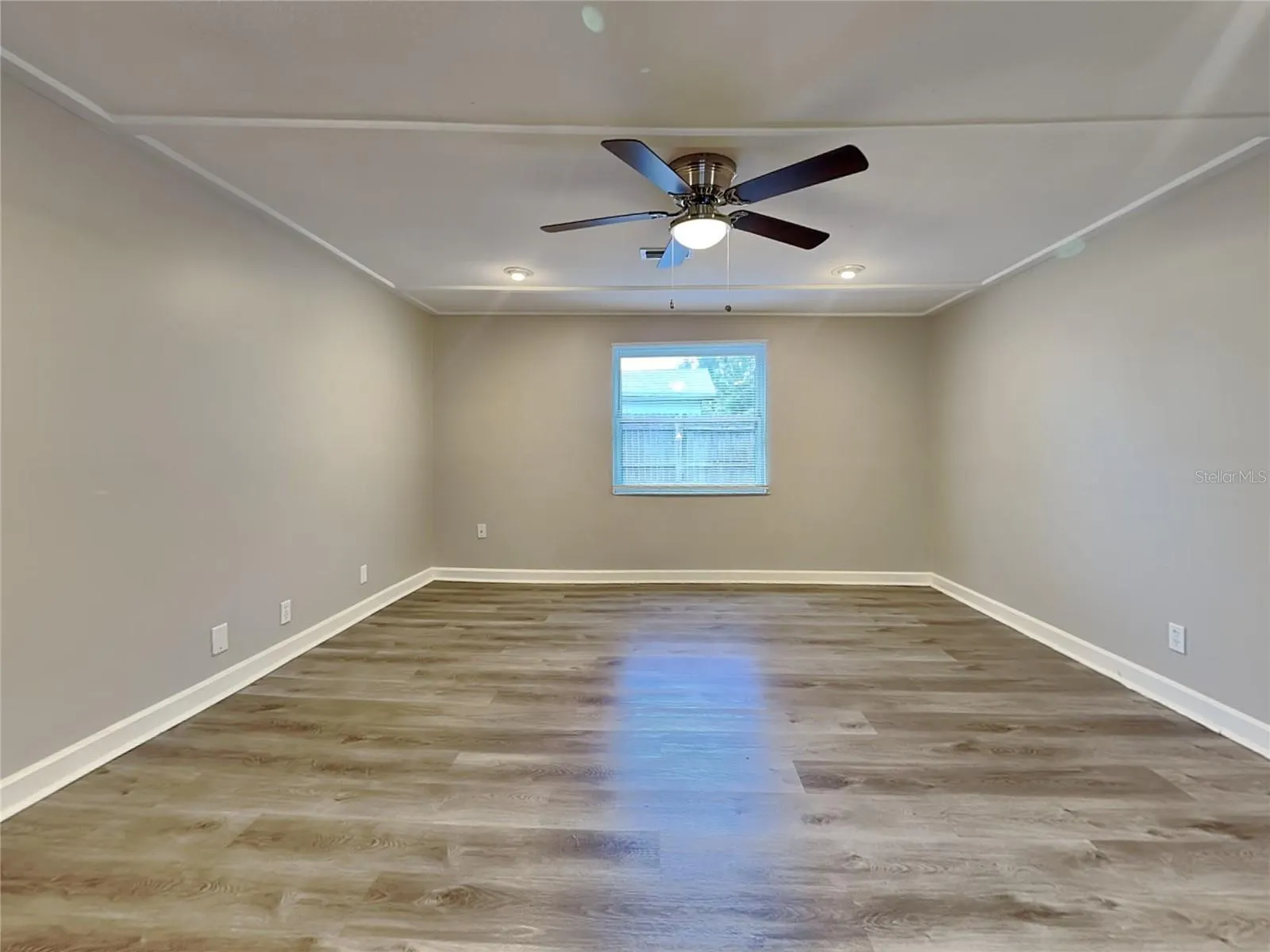105 RAVENWAY DR