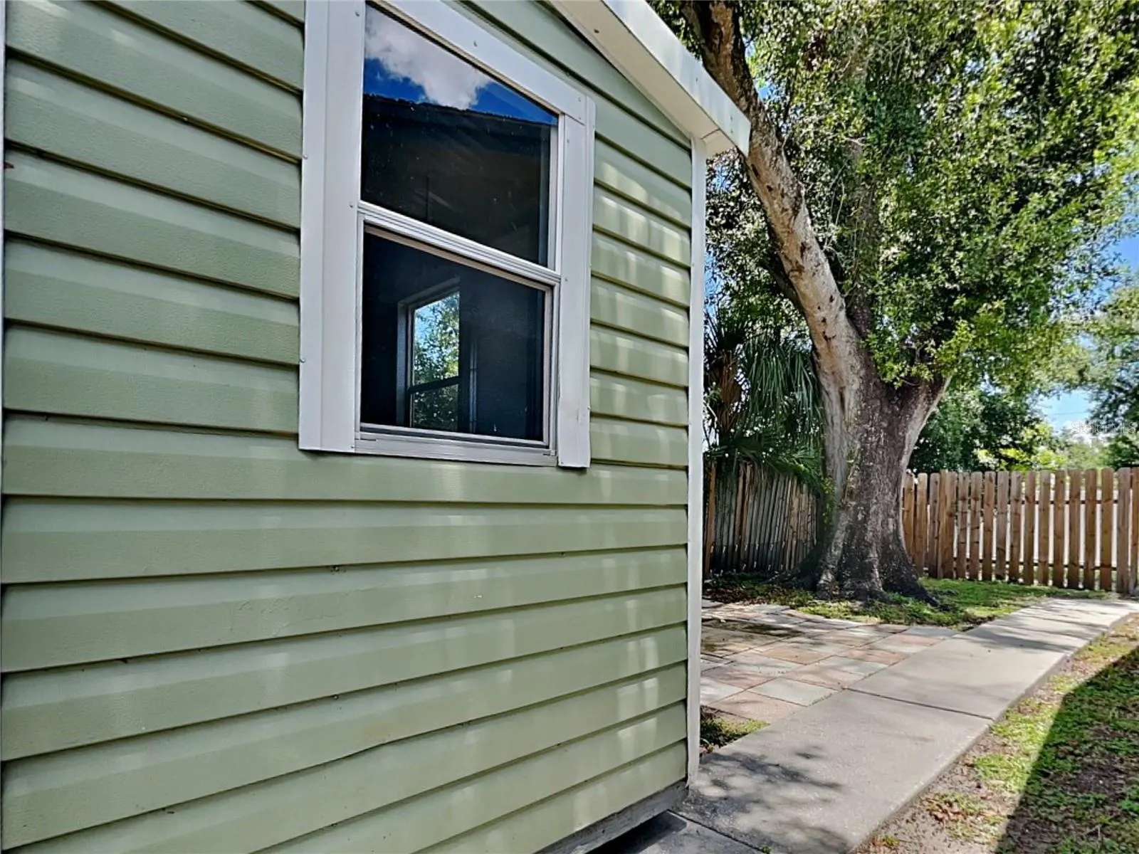 105 RAVENWAY DR