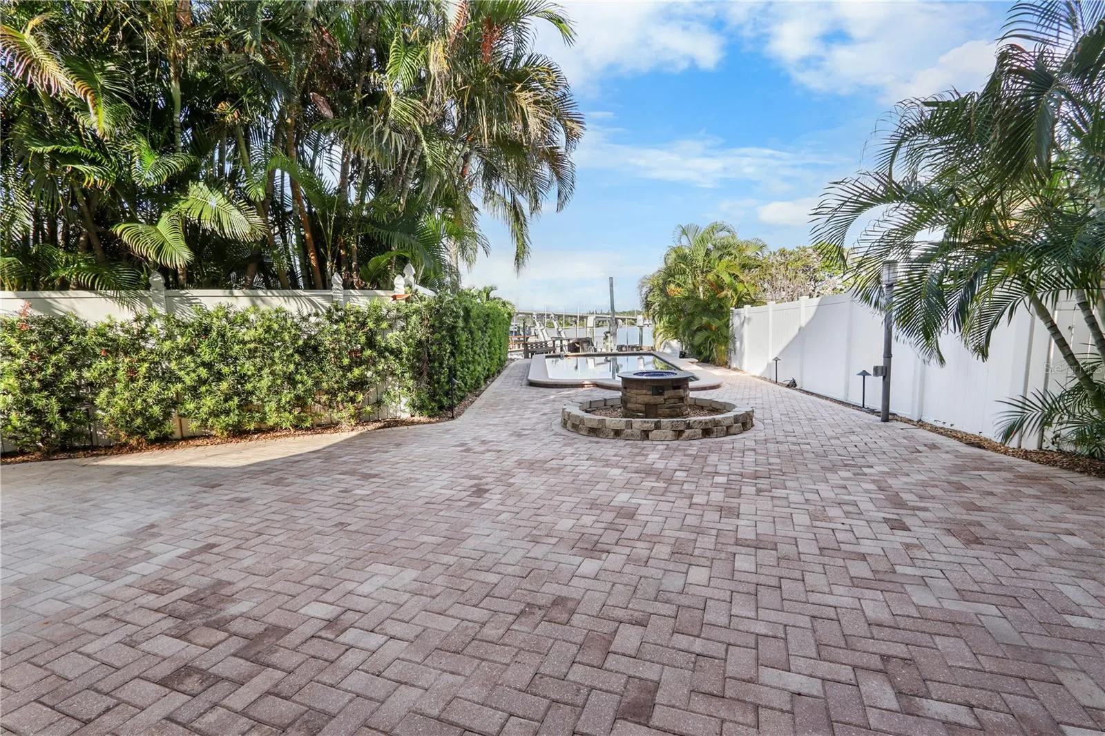111 DRIFTWOOD LN