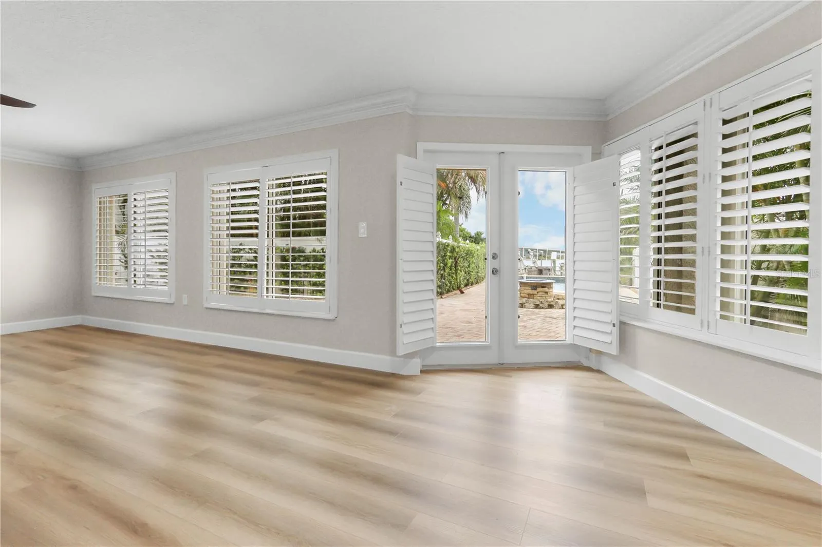 111 DRIFTWOOD LN