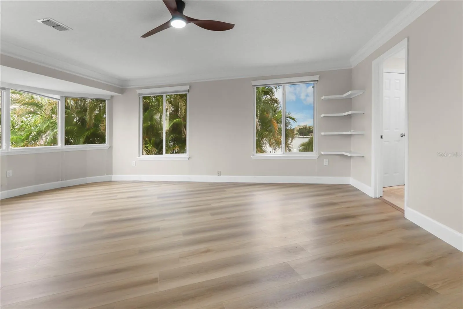 111 DRIFTWOOD LN