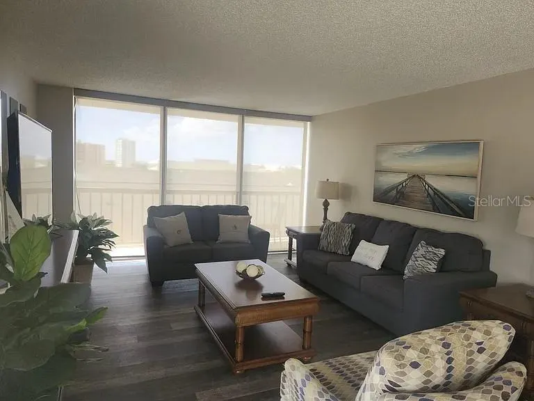 400 ISLAND WAY #512, #512