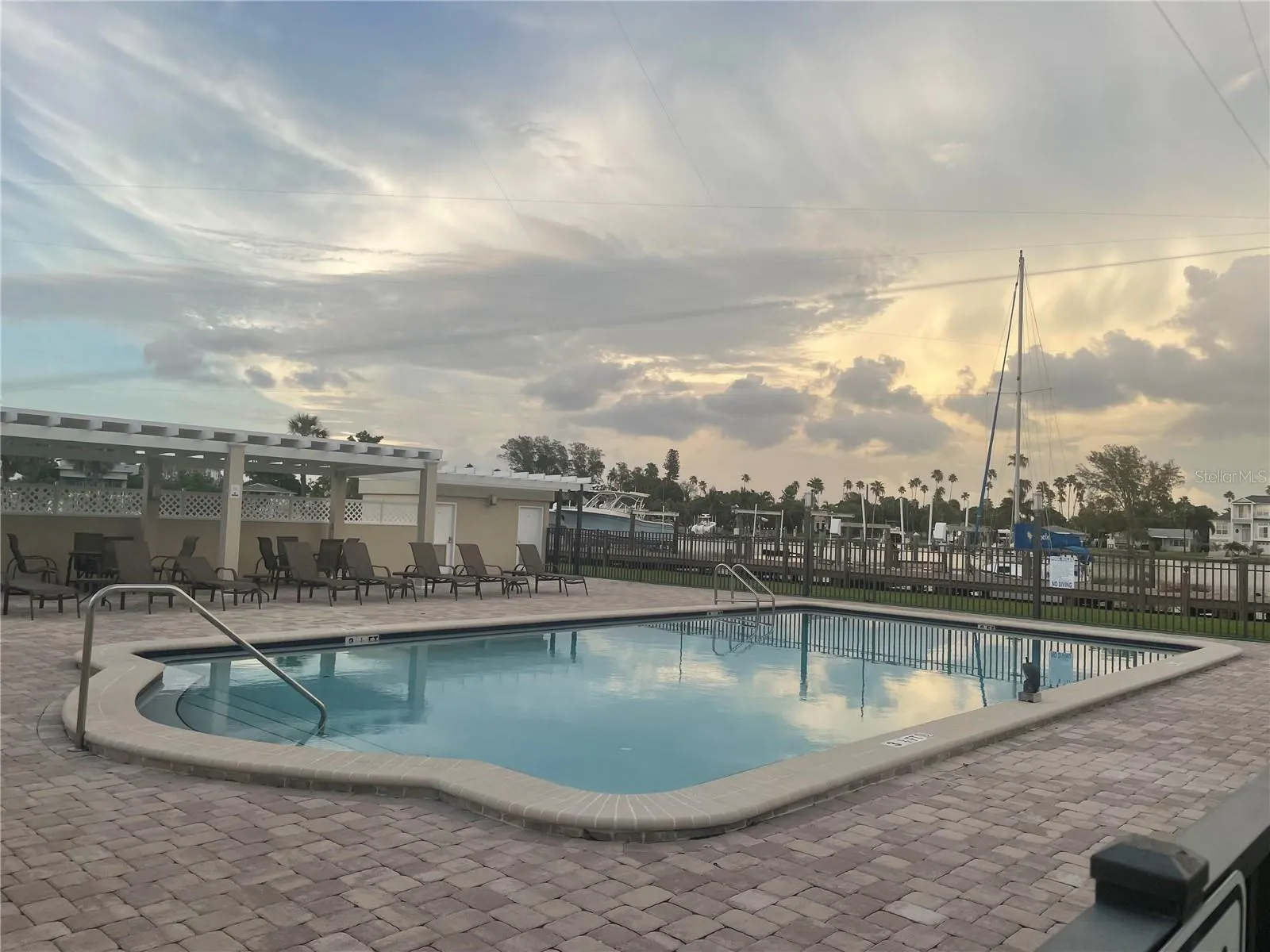 3200 GULF BLVD #103, #103