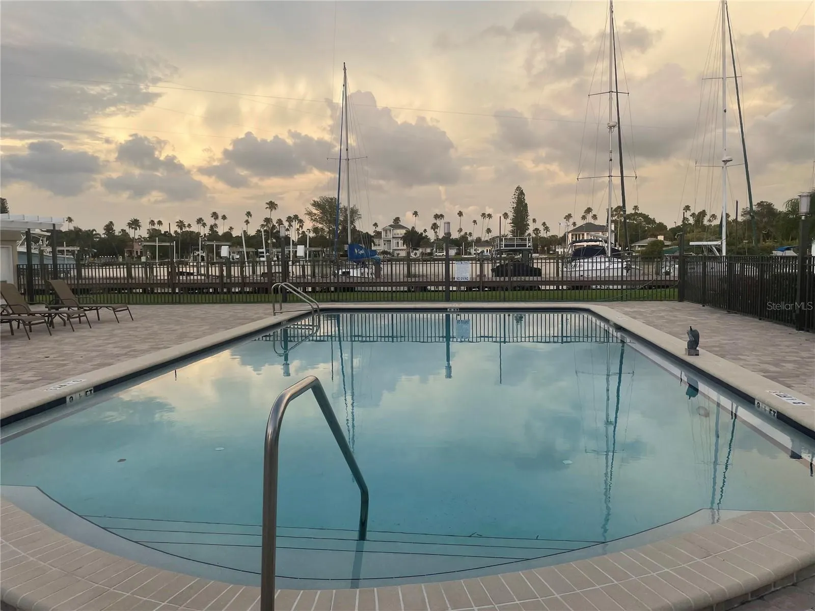 3200 GULF BLVD #103, #103