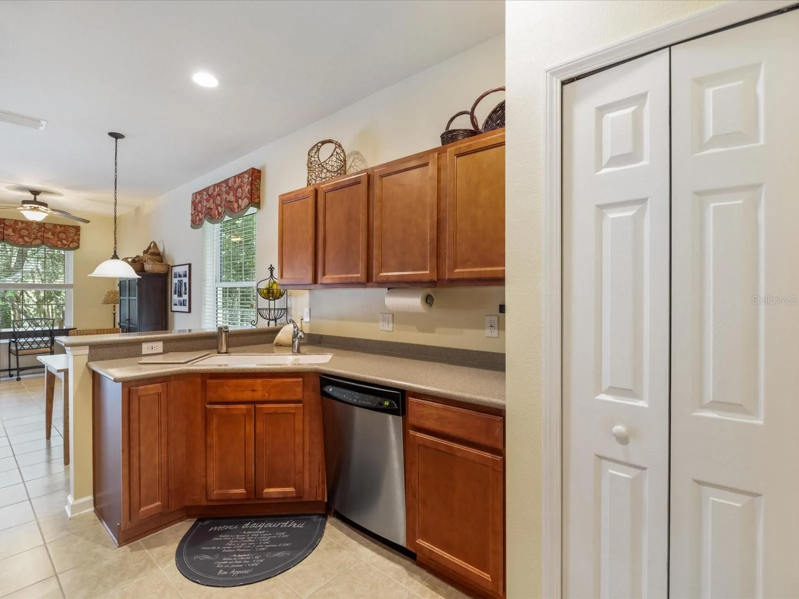 828 LANTERN WAY #828, #828