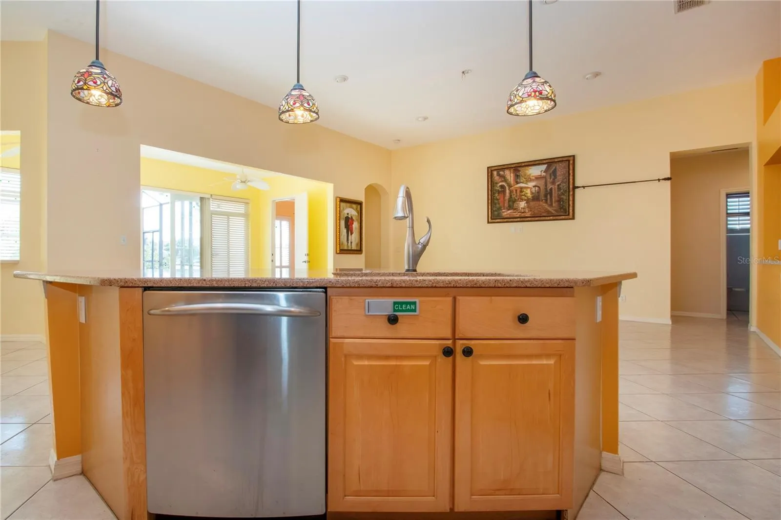 1115 SIGNATURE DR