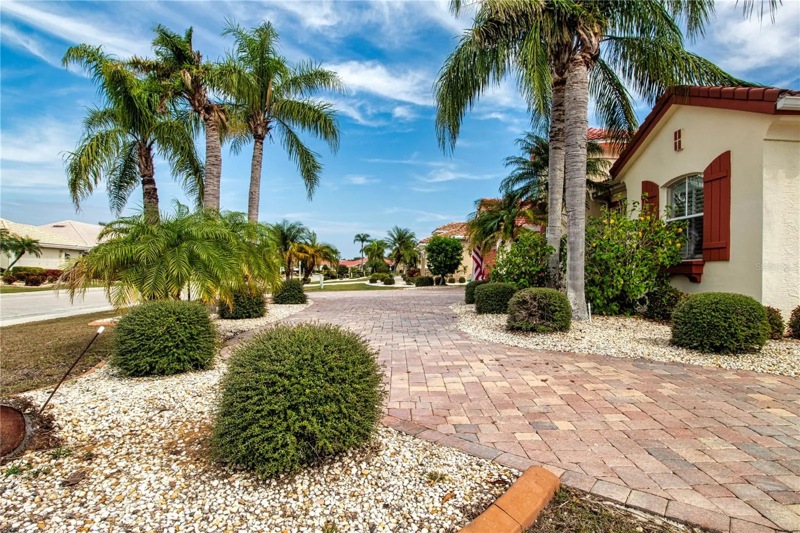 1115 SIGNATURE DR