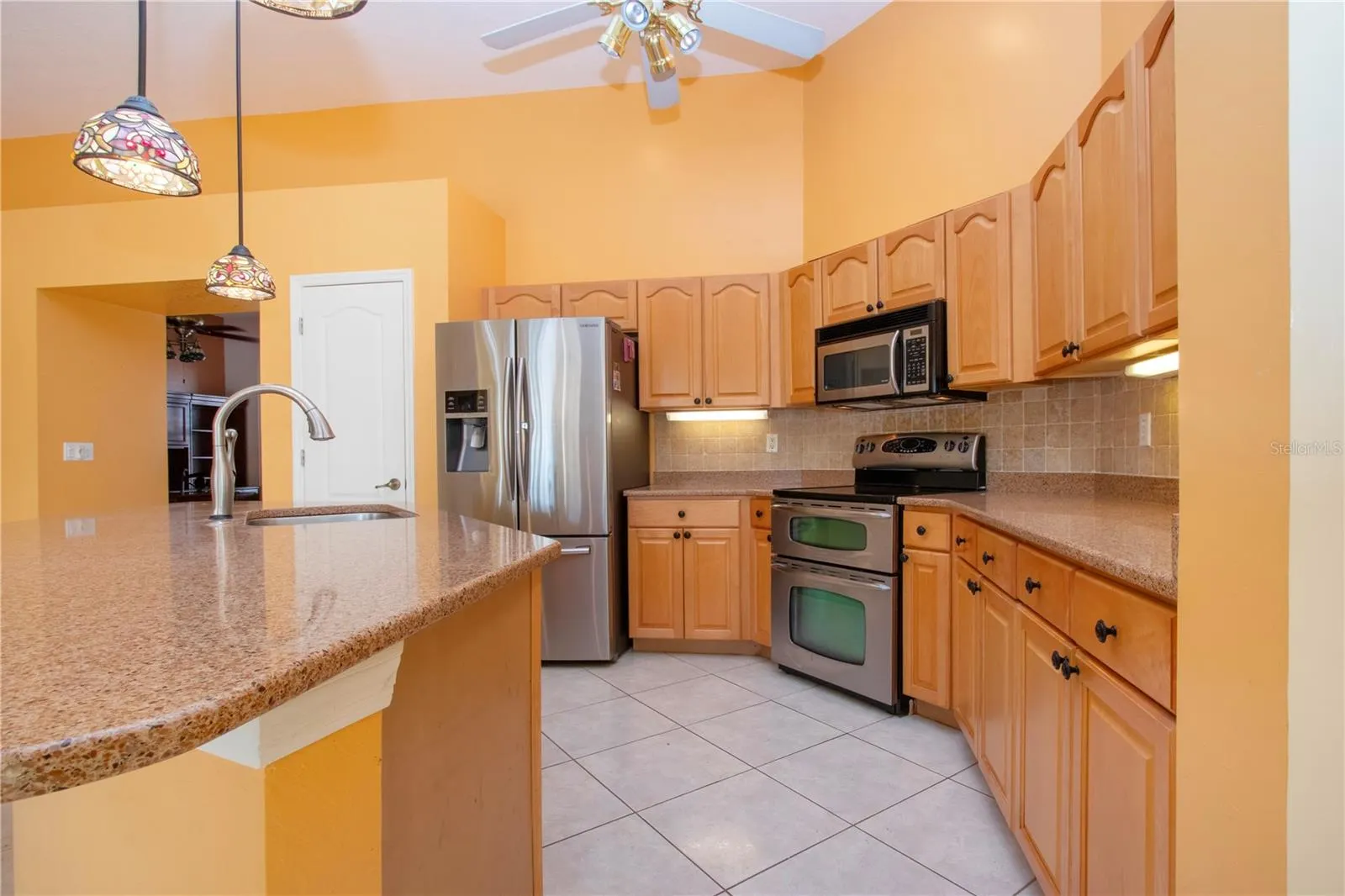 1115 SIGNATURE DR
