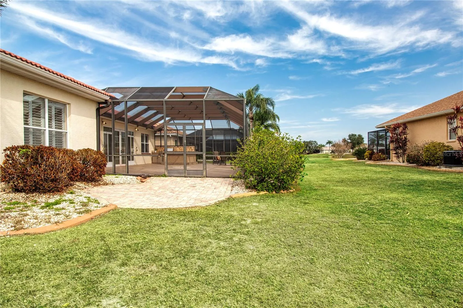 1115 SIGNATURE DR