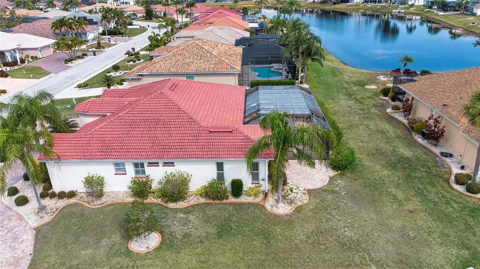1115 SIGNATURE DR