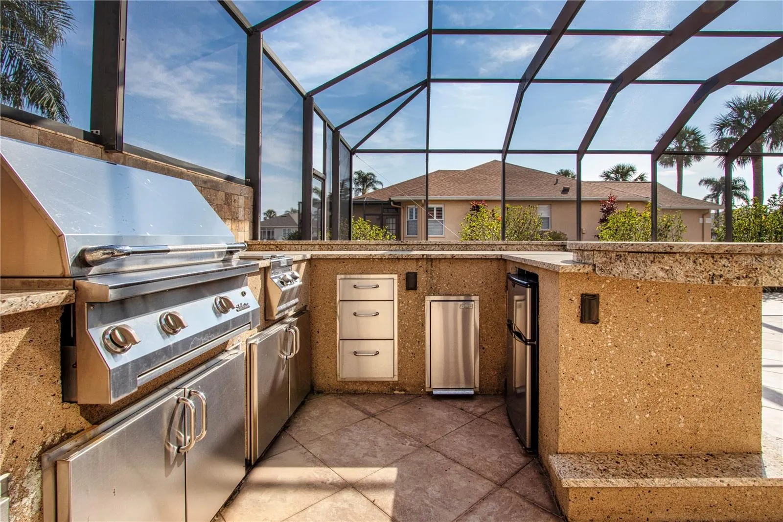 1115 SIGNATURE DR