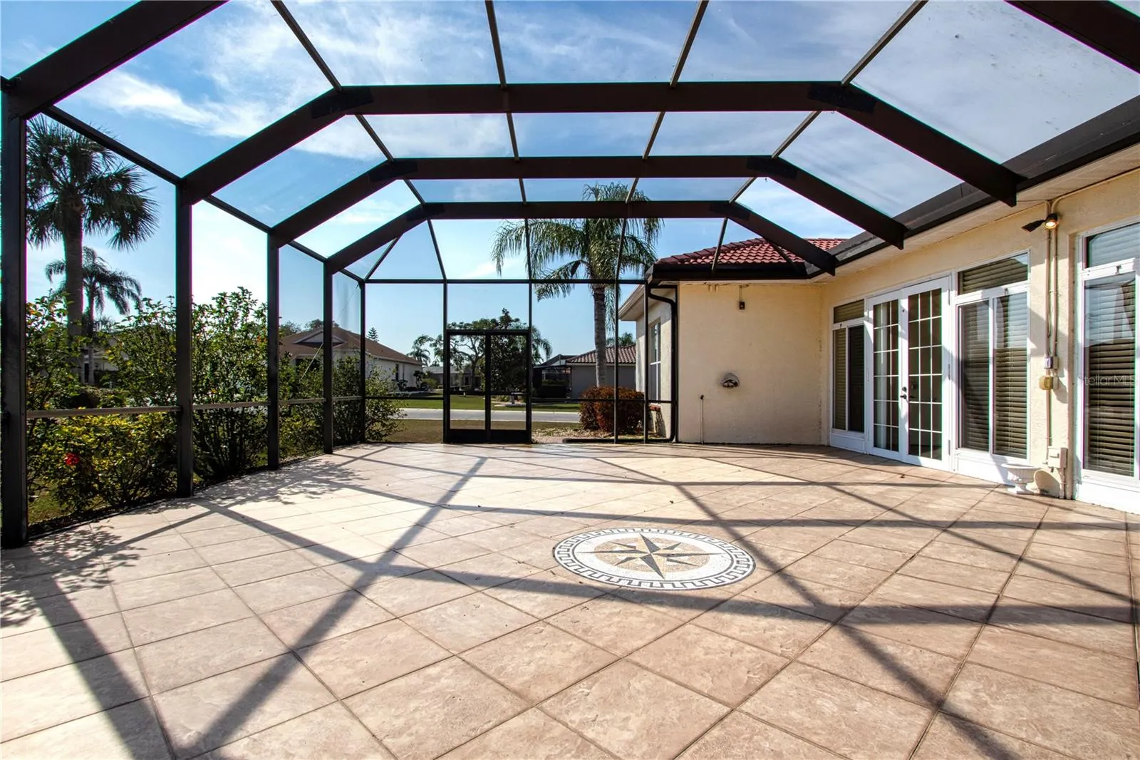 1115 SIGNATURE DR