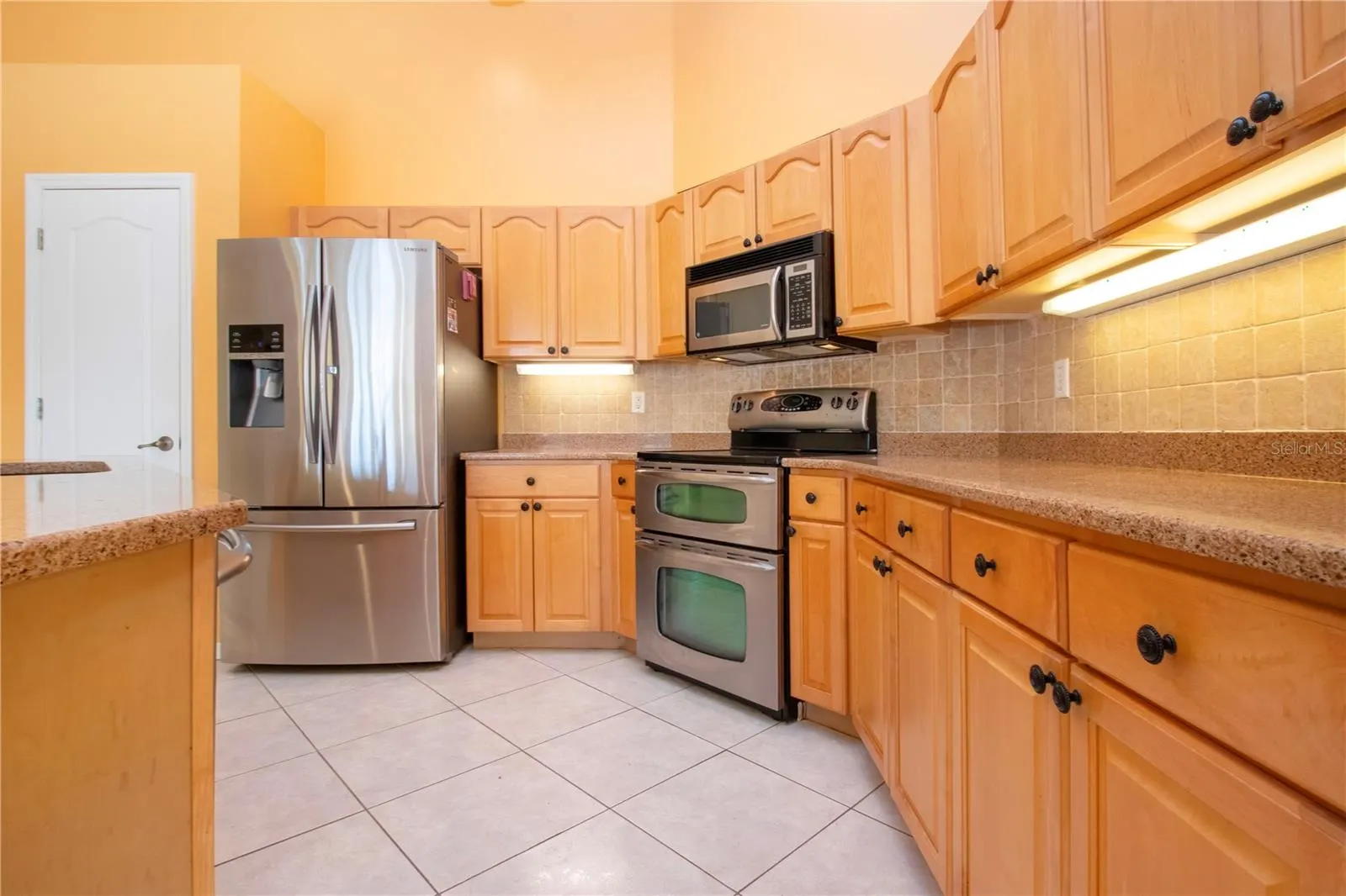 1115 SIGNATURE DR