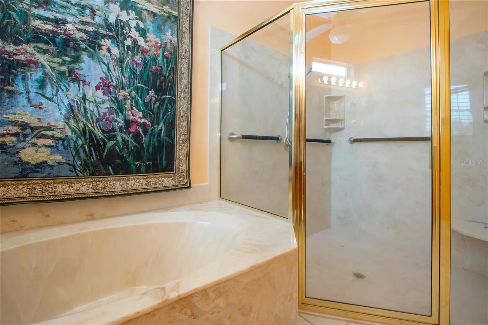 1115 SIGNATURE DR
