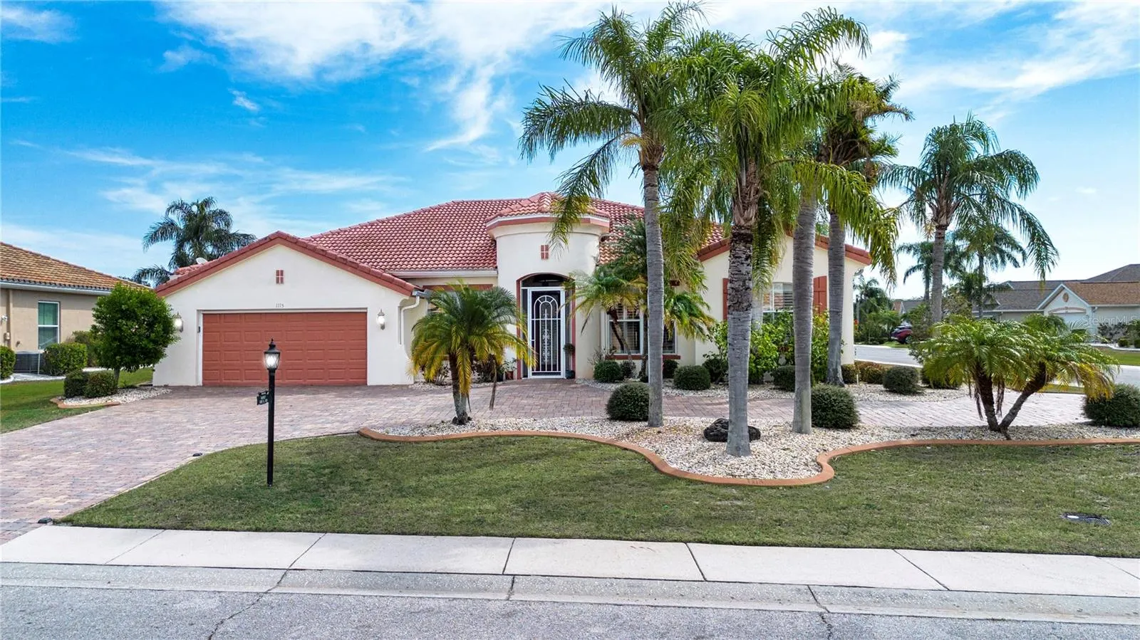 1115 SIGNATURE DR