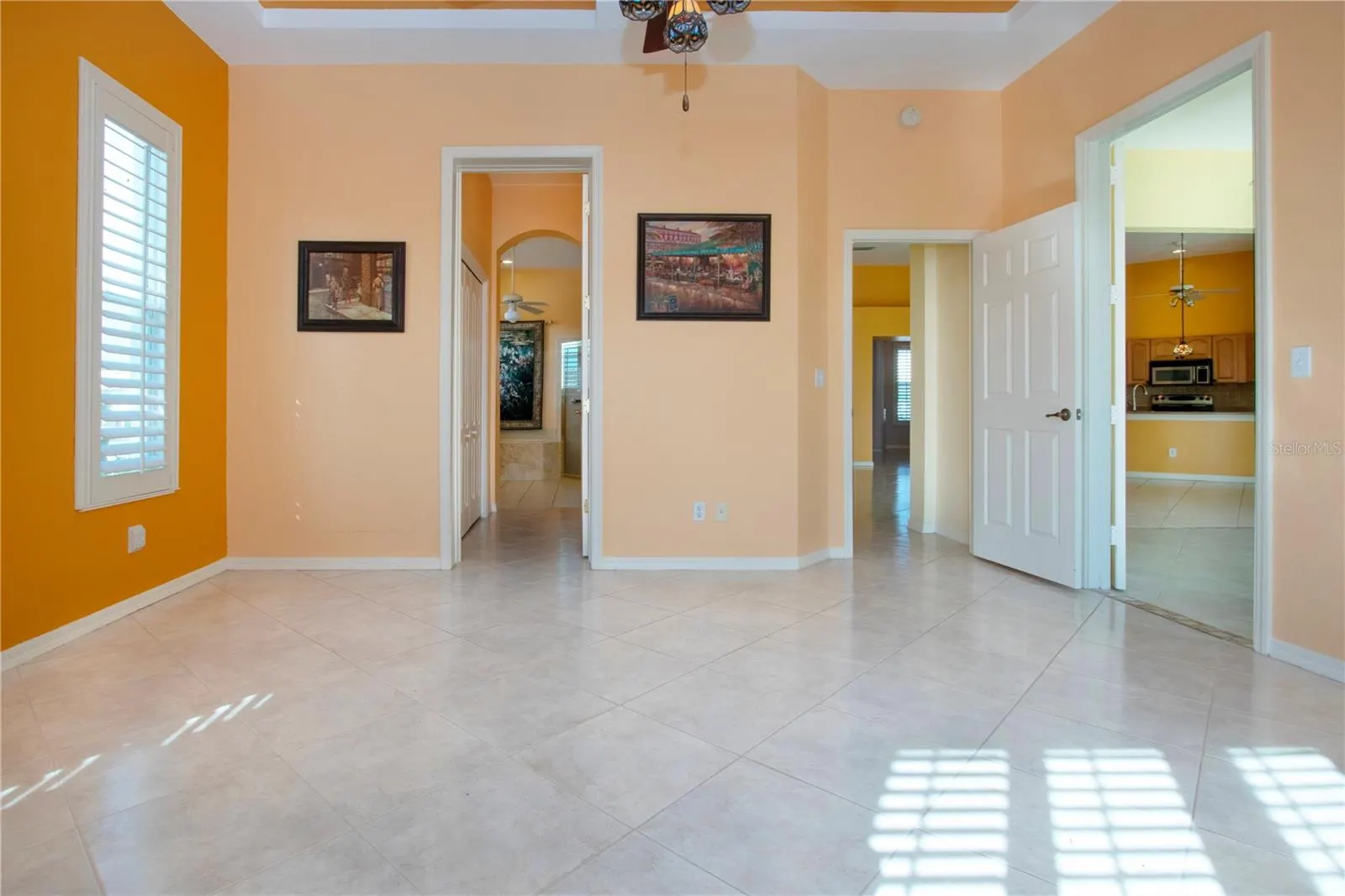 1115 SIGNATURE DR