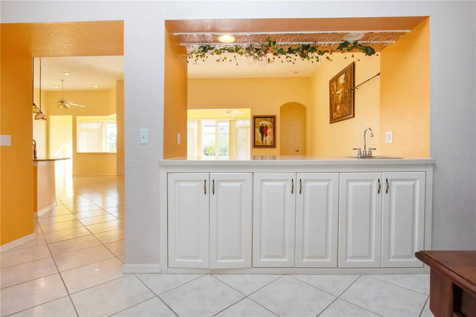 1115 SIGNATURE DR