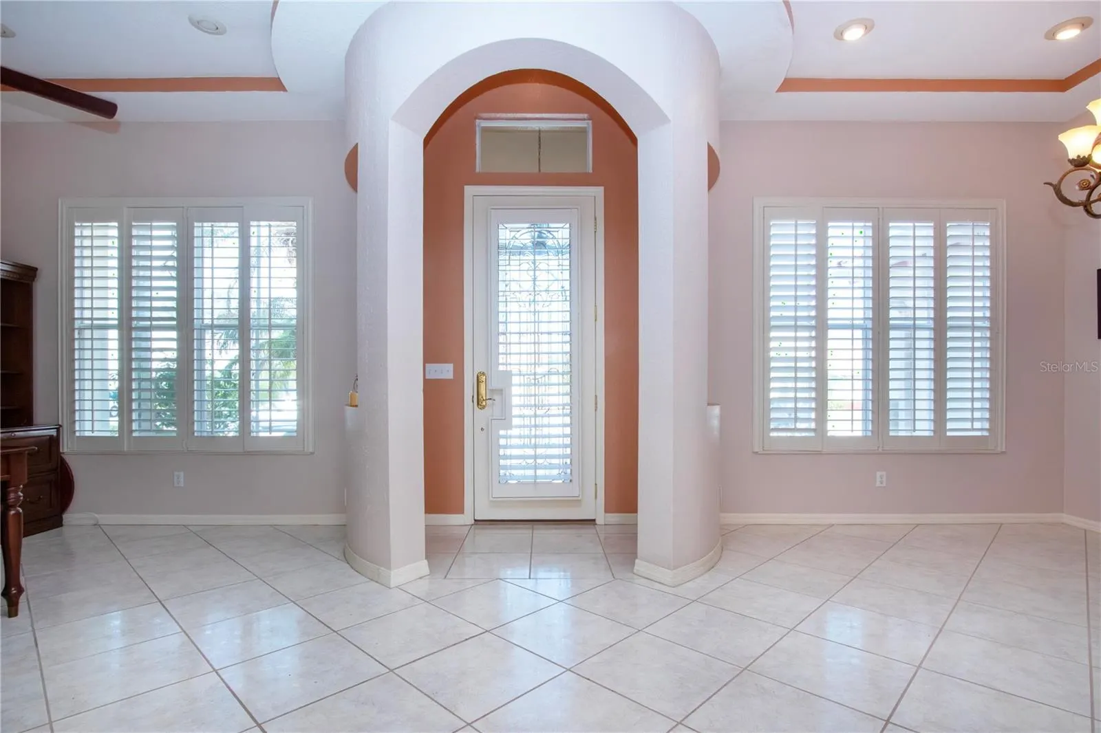 1115 SIGNATURE DR