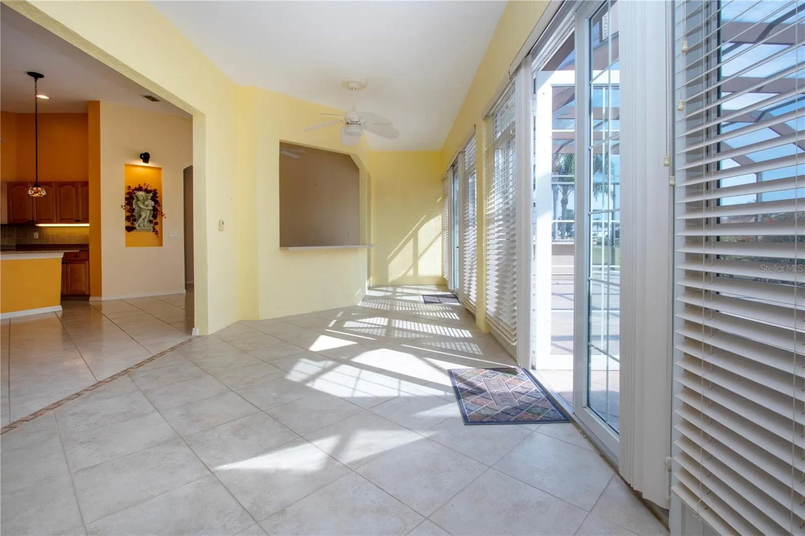 1115 SIGNATURE DR