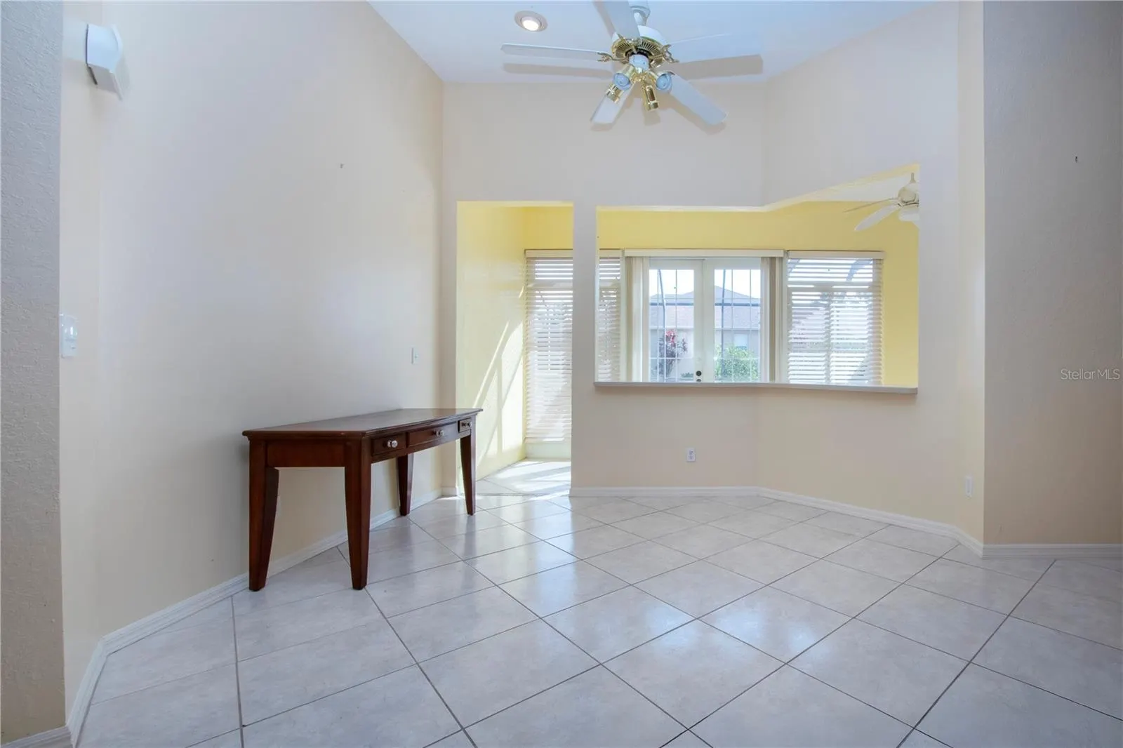 1115 SIGNATURE DR